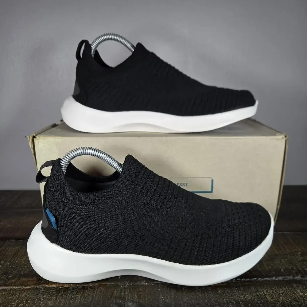 Vessi Everyday Move Slip On Womens Size 5 Waterproof Shoes Sneakers Black White